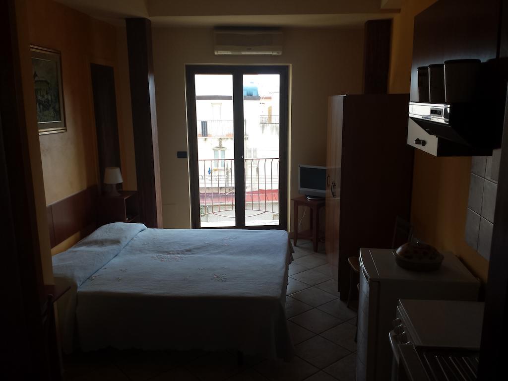 Appartamenti Centrali Giardini Naxos Værelse billede