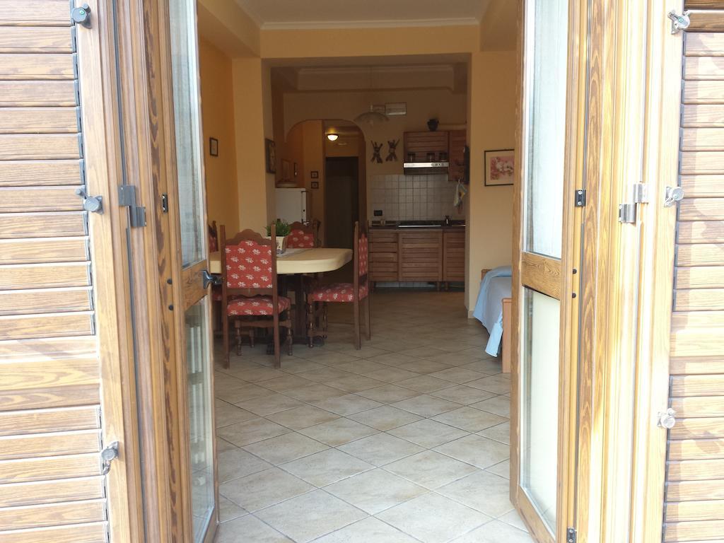 Appartamenti Centrali Giardini Naxos Værelse billede